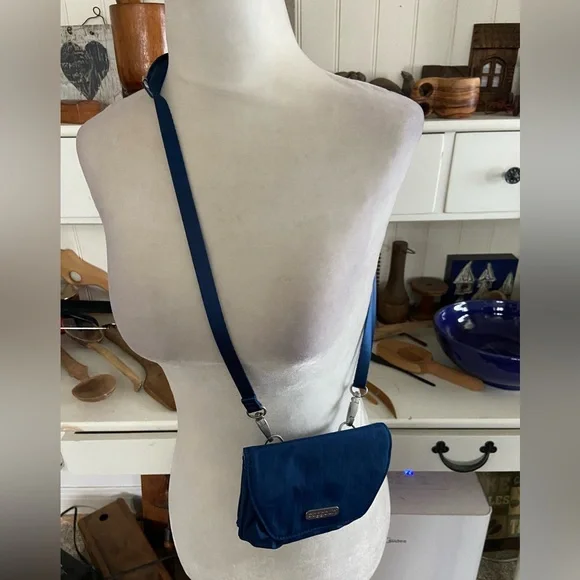 Baggallini - Picture 1 of 4